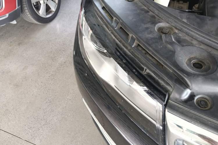 Used Haval H7 2017 Red-Label H7 2.0T Automatic Prestige Model Right Front Headlight
