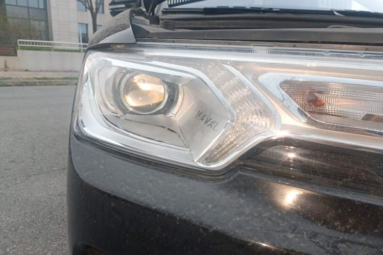 Used Haval H7 2017 Blue Label H7L 2.0T Automatic Prestige Model Right Front Headlight