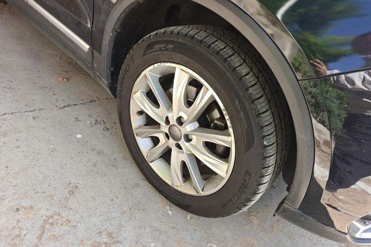 Used Haval H7 2017 Red-Label H7 2.0T Automatic Luxury Model Right Front Wheel Hub