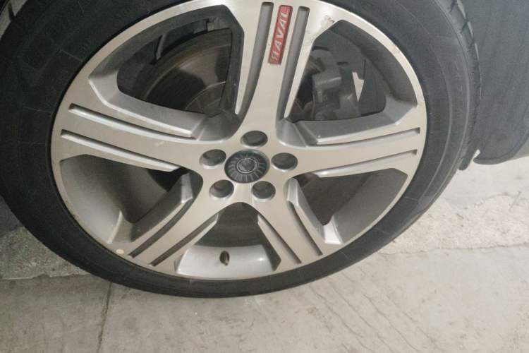 Used Haval H7 2017 Red-Label H7 2.0T Automatic Prestige Model Right Front Wheel Hub