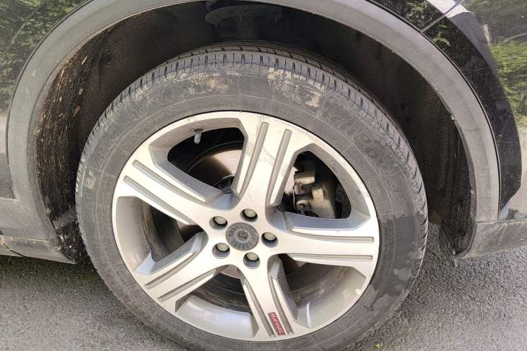 Used Haval H7 2017 Red-Label H7 2.0T Automatic Prestige Model Right Front Wheel Hub