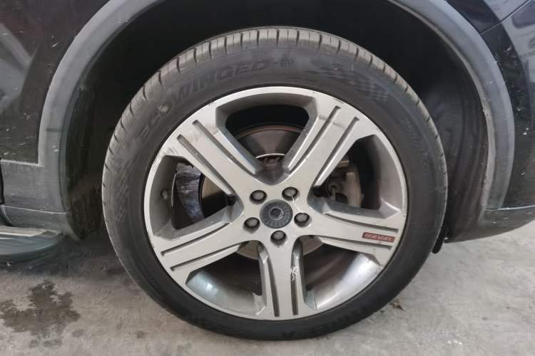 Used Haval H7 2017 Red-Label H7 2.0T Automatic Prestige Model Right Front Wheel Hub