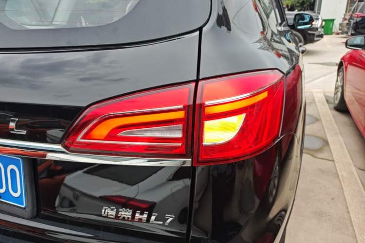Used Haval H7 2017 Blue-Label H7L 2.0T Automatic Luxury Model Right Rear Taillight