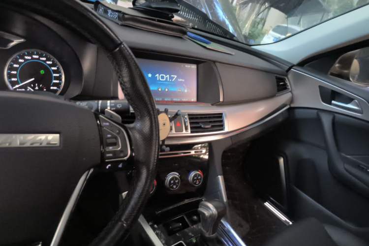 Used Haval H7 2017 Red-Label H7 2.0T Automatic Luxury Model Audio And AC Panel