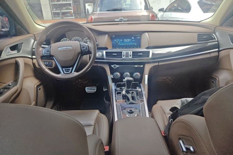 Used Haval H7 2017 Red-Label H7 2.0T Automatic Prestige Model Center Console