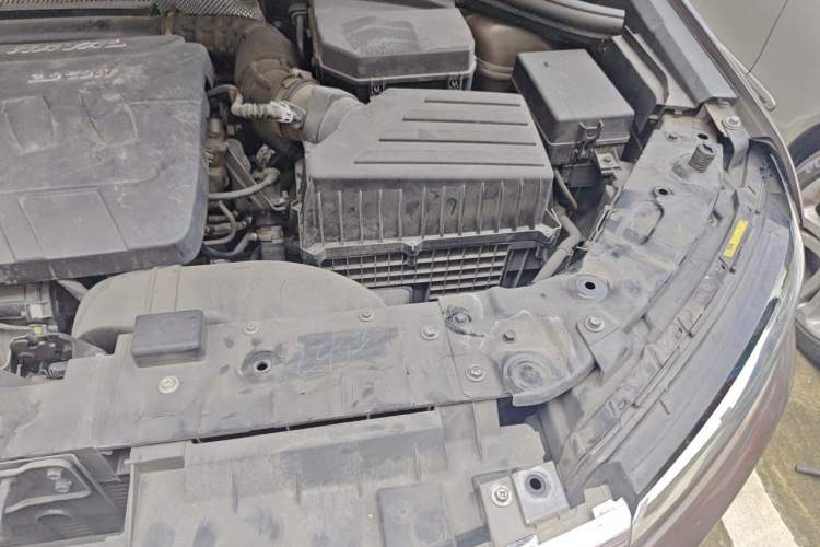 Used Haval H7 2017 Red-Label H7 2.0T Automatic Prestige Model Engine Bay Left