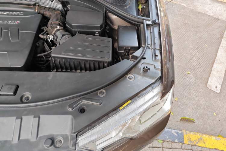 Used Haval H7 2017 Blue Label H7L 2.0T Automatic Prestige Model Engine Bay Left