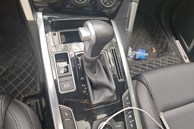 Used Haval H7 2017 Red-Label H7 2.0T Automatic Luxury Model Gear Lever