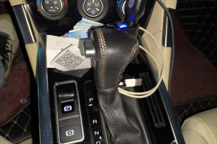 Used Haval H7 2017 Red-Label H7 2.0T Automatic Luxury Model Gear Lever