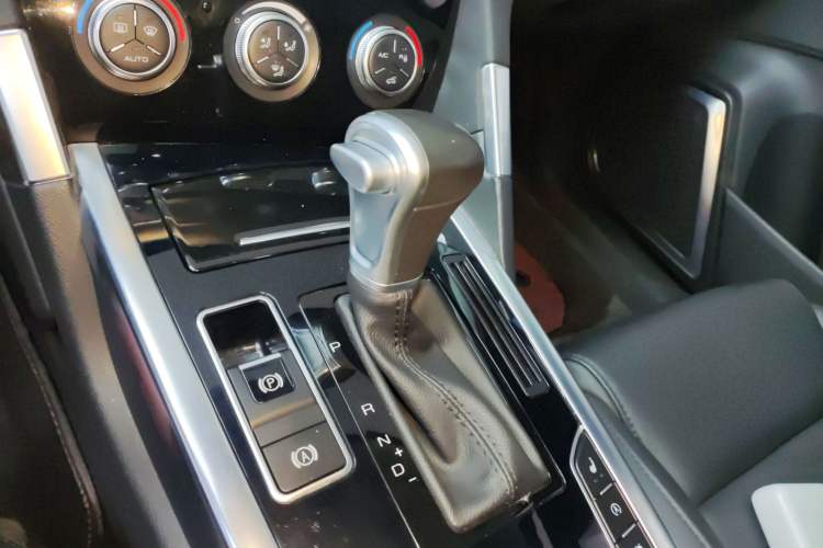 Used Haval H7 2017 Blue-Label H7L 2.0T Automatic Luxury Model Gear Lever