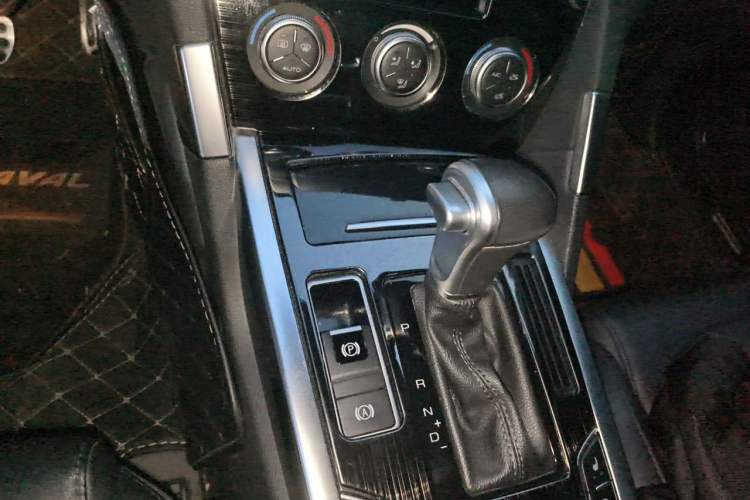 Used Haval H7 2017 Red-Label H7 2.0T Automatic Luxury Model Gear Lever