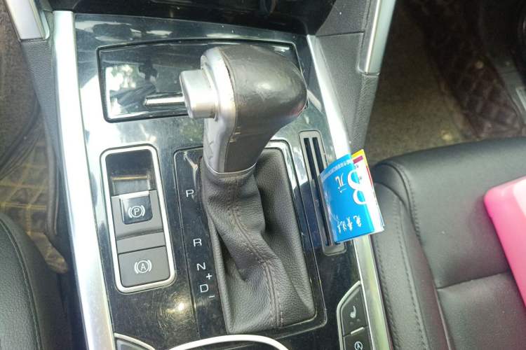 Used Haval H7 2017 Red-Label H7 2.0T Automatic Prestige Model Gear Lever