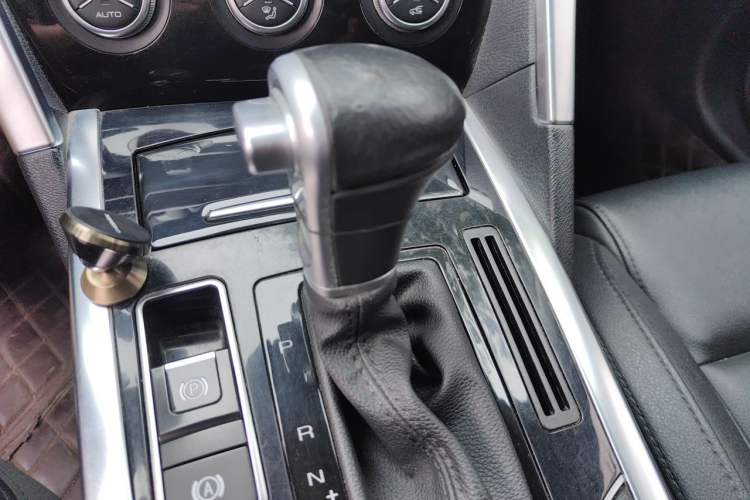 Used Haval H7 2017 Red-Label H7 2.0T Automatic Luxury Model Gear Lever