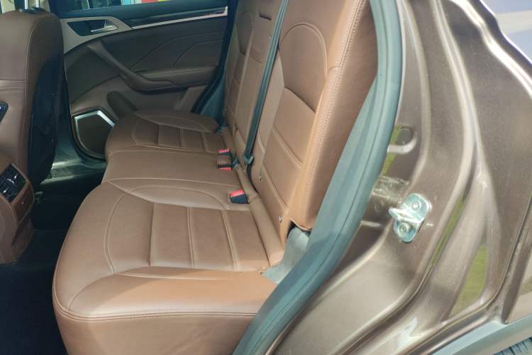 Used Haval H7 2017 Red-Label H7 2.0T Automatic Prestige Model Interior 1