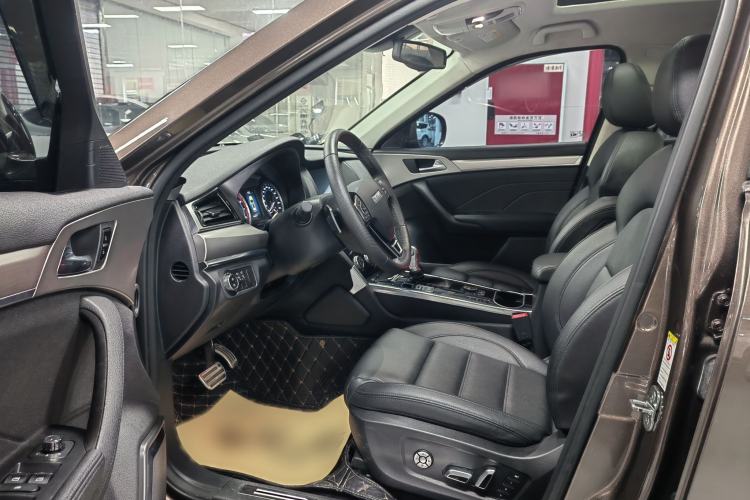 Used Haval H7 2017 Red-Label H7 2.0T Automatic Luxury Model Interior 2