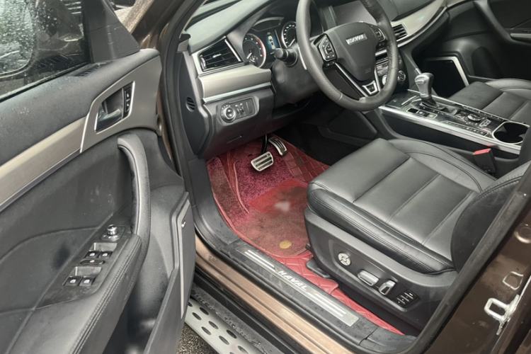 Used Haval H7 2017 Red-Label H7L 2.0T Automatic Luxury Model Interior 3