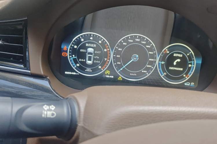 Used Haval H7 2017 Red-Label H7 2.0T Automatic Prestige Model Odometer Close Up