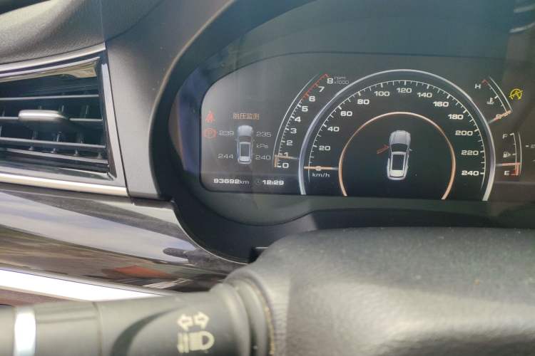 Used Haval H7 2017 Red-Label H7 2.0T Automatic Prestige Model Odometer Close Up