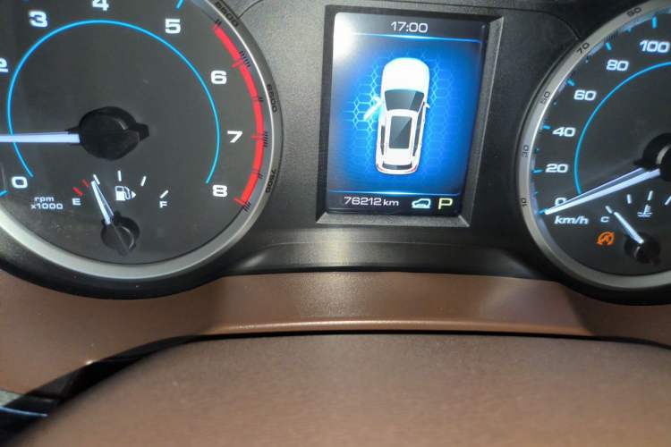 Used Haval H7 2017 Red-Label H7 2.0T Automatic Luxury Model Odometer Close Up