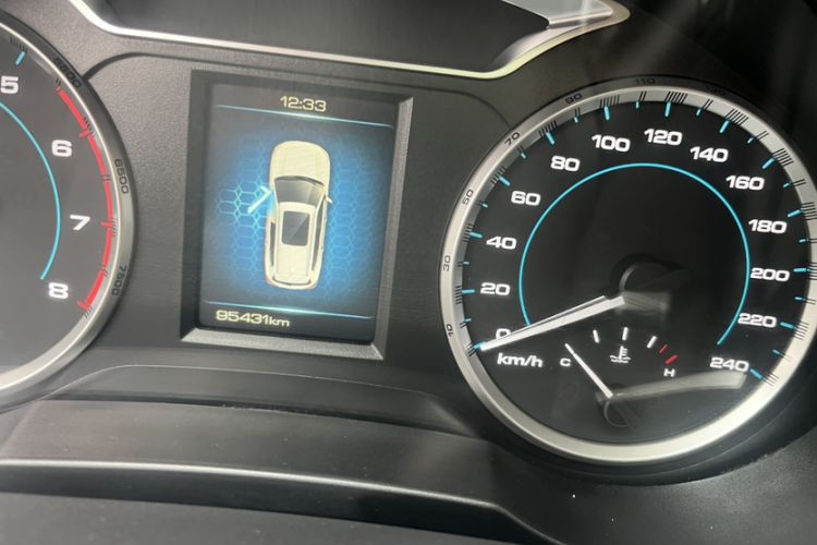 Used Haval H7 2017 Red-Label H7L 2.0T Automatic Luxury Model Odometer Close Up