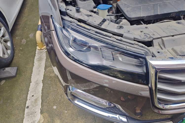 Used Haval H7 2017 Red-Label H7 2.0T Automatic Prestige Model Right Front Headlight