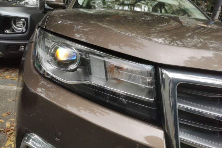 Used Haval H7 2017 Red-Label H7 2.0T Automatic Luxury Model Right Front Headlight