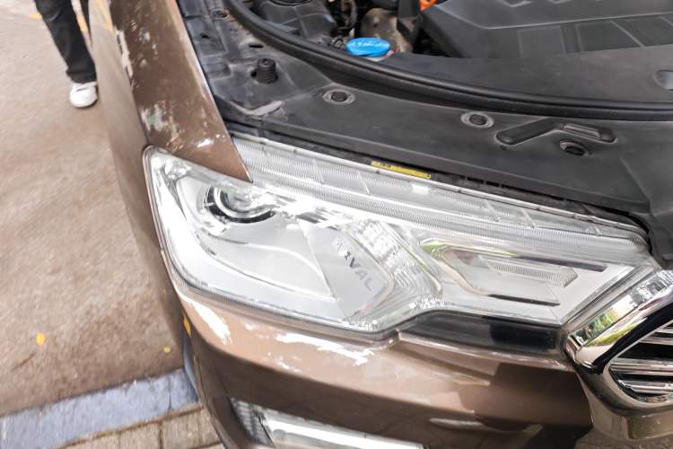 Used Haval H7 2017 Blue Label H7L 2.0T Automatic Prestige Model Right Front Headlight