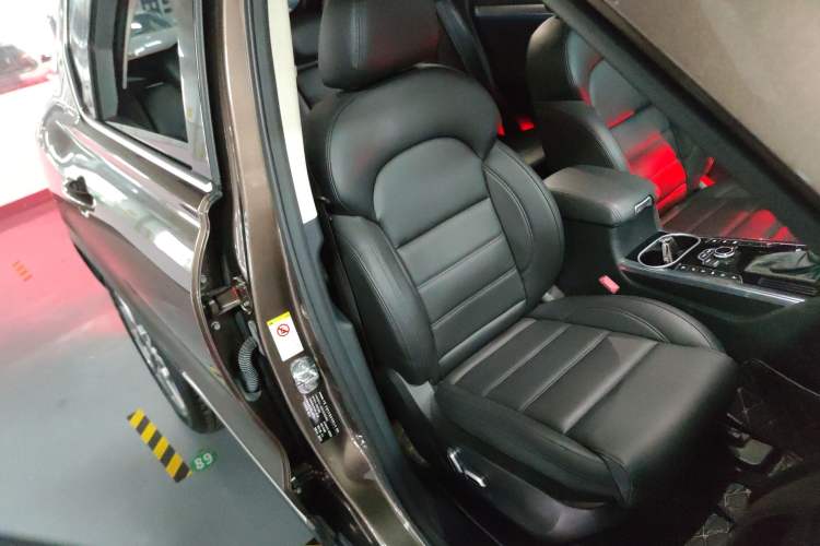 Used Haval H7 2017 Red-Label H7 2.0T Automatic Luxury Model Right Front Seat