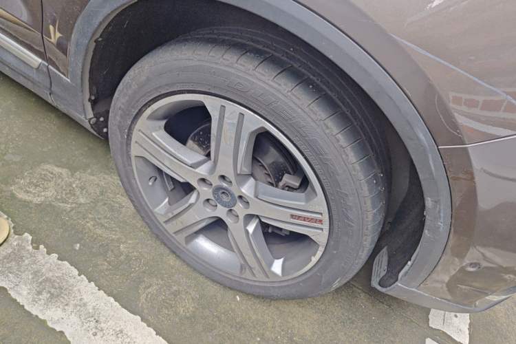 Used Haval H7 2017 Red-Label H7 2.0T Automatic Prestige Model Right Front Wheel Hub