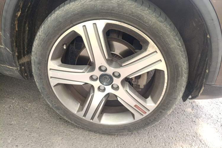Used Haval H7 2017 Red-Label H7 2.0T Automatic Prestige Model Right Front Wheel Hub