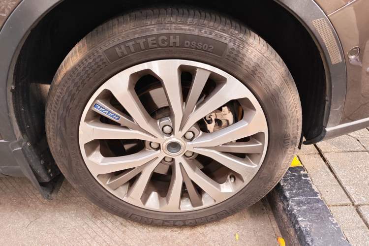Used Haval H7 2017 Blue Label H7L 2.0T Automatic Prestige Model Right Front Wheel Hub