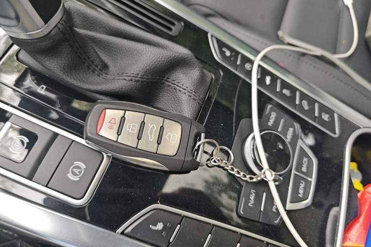 Used Haval H7 2017 Red-Label H7 2.0T Automatic Luxury Model Vehicle Key