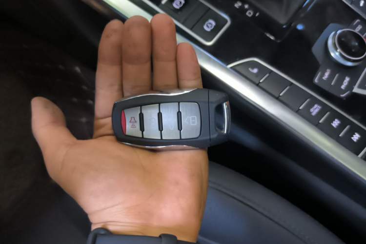 Used Haval H7 2017 Red-Label H7 2.0T Automatic Luxury Model Vehicle Key
