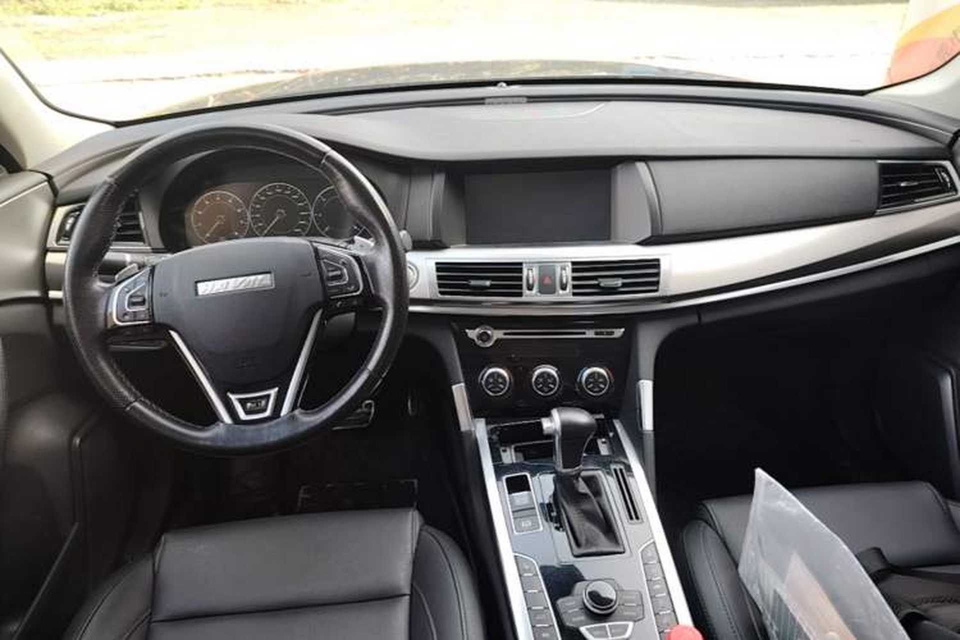Used Haval H7 2017 Red-Label H7 2.0T Automatic Prestige Model Center Console