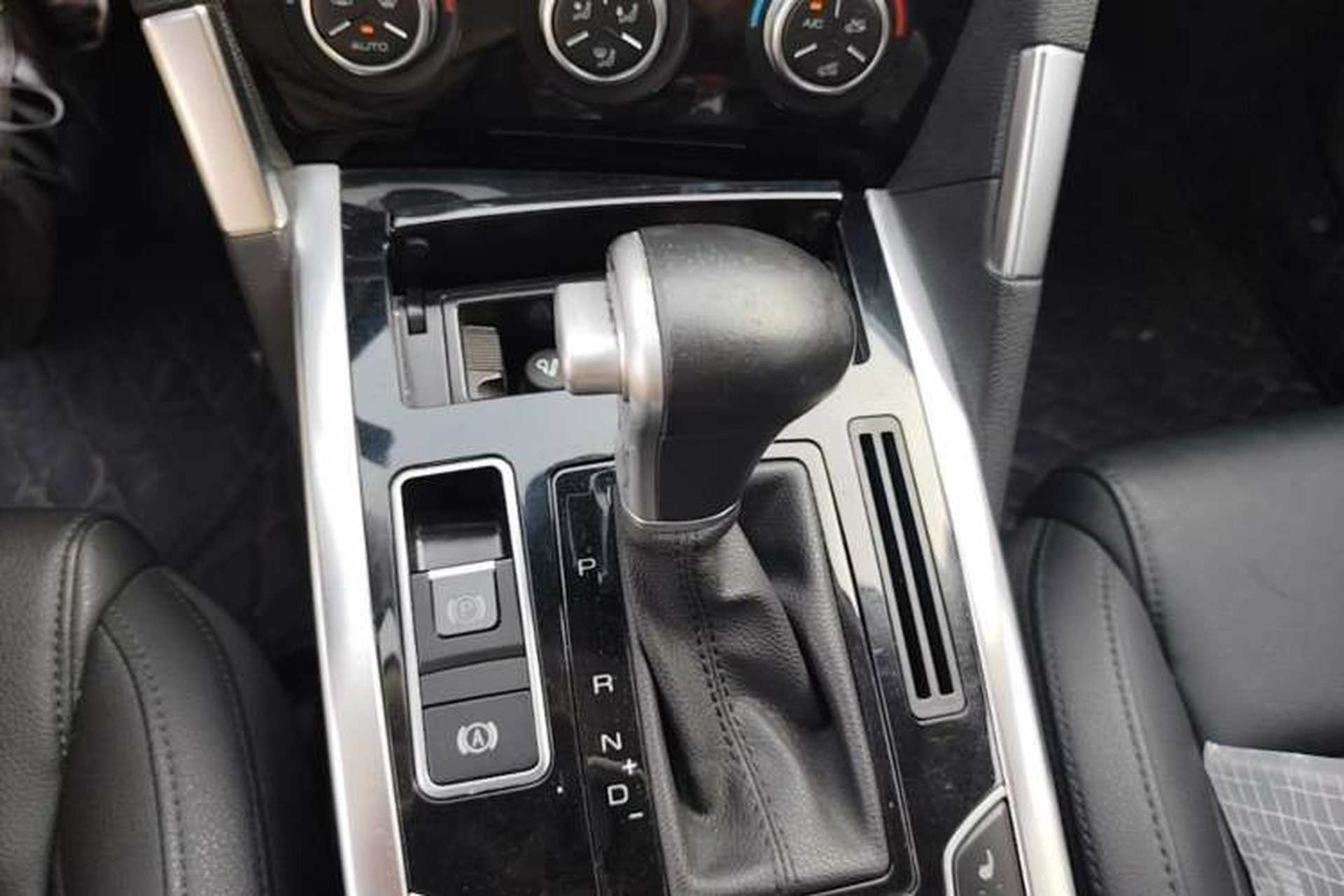 Used Haval H7 2017 Red-Label H7 2.0T Automatic Prestige Model Gear Lever