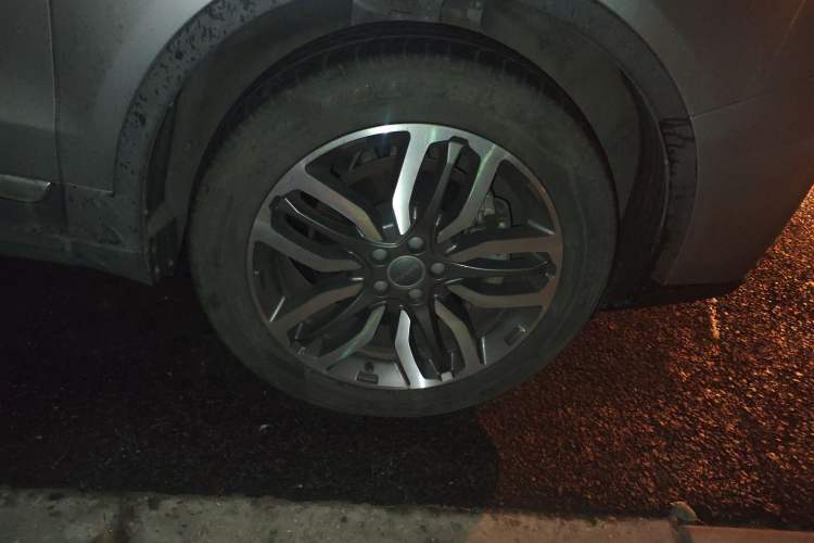 Used Haval H7 2017 Blue-Label H7L 2.0T Automatic Elite Model Right Front Wheel Hub