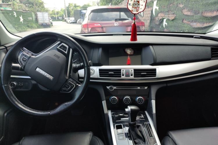 Used Haval H7 2017 Blue-Label H7L 2.0T Automatic Luxury Model Center Console