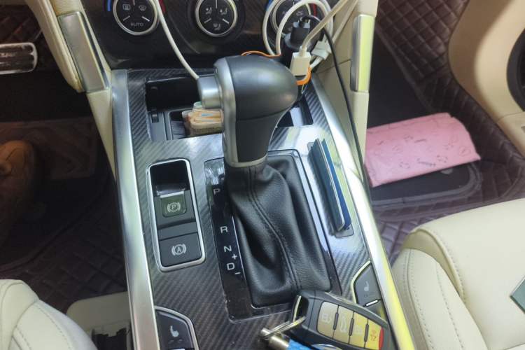 Used Haval H7 2017 Red-Label H7 2.0T Automatic Prestige Model Gear Lever