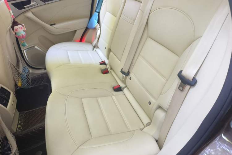 Used Haval H7 2017 Red-Label H7 2.0T Automatic Prestige Model Left Rear Seat
