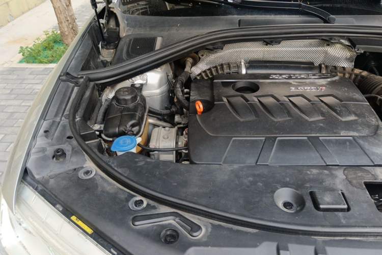 Used Haval H7 2017 Blue Label H7L 2.0T Automatic Prestige Model Engine Bay Right