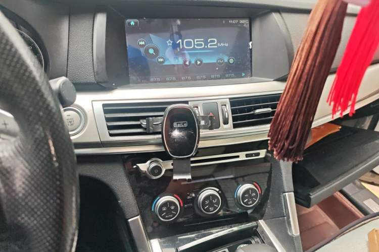 Used Haval H7 2017 Red-Label H7 2.0T Automatic Luxury Model Audio And AC Panel