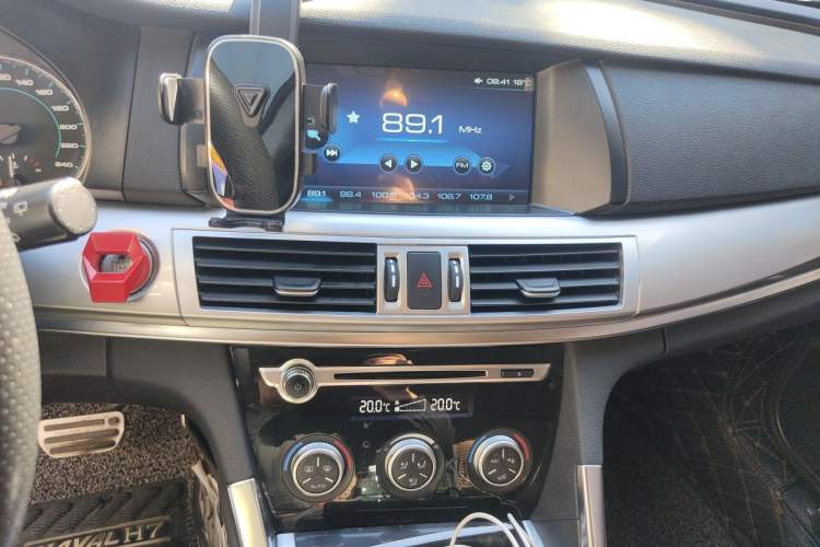 Used Haval H7 2017 Red-Label H7L 2.0T Automatic Luxury Model Audio And AC Panel