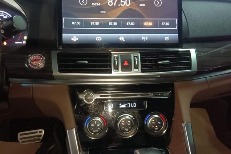 Used Haval H7 2017 Red-Label H7L 2.0T Automatic Prestige Model Audio And AC Panel