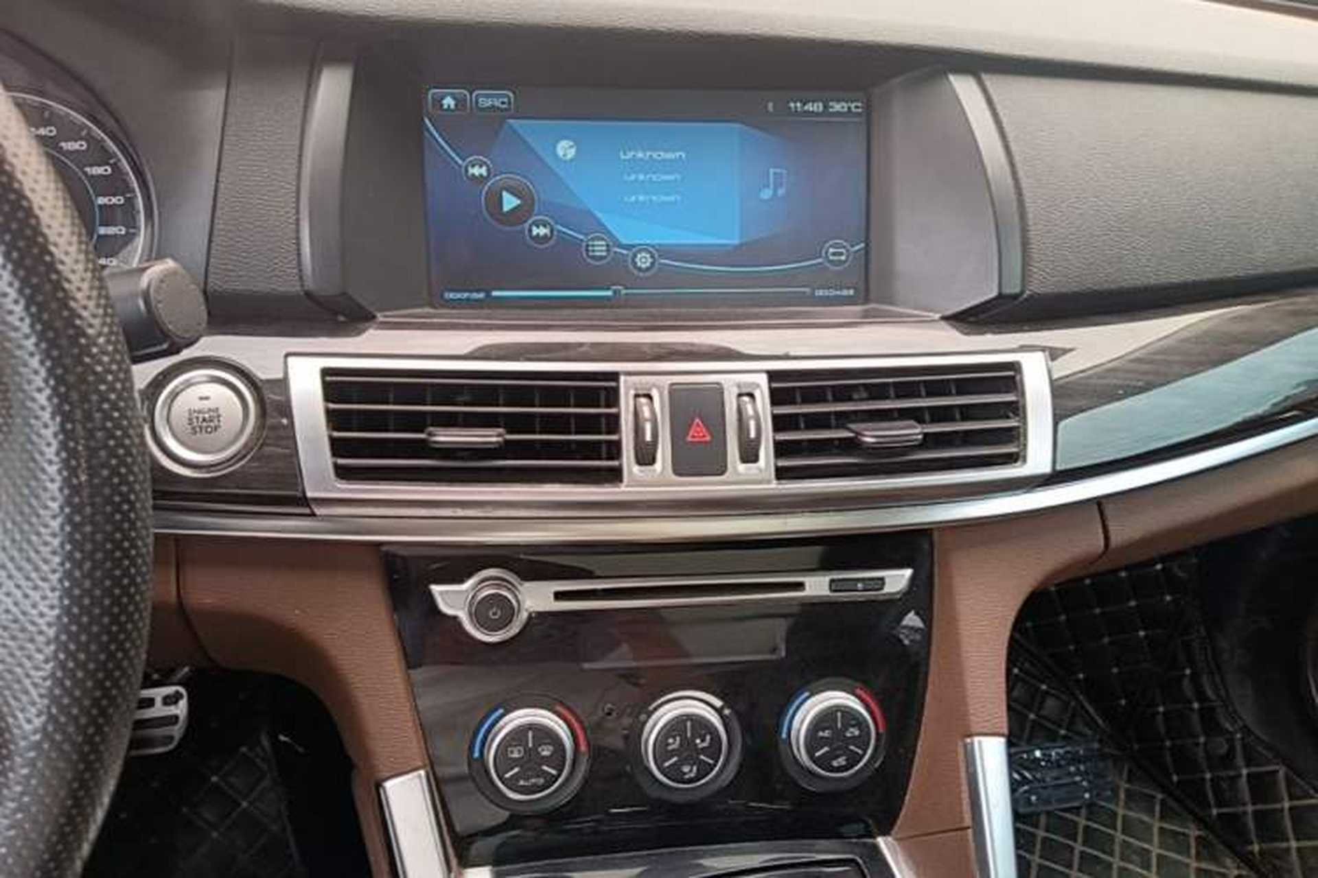 Used Haval H7 2017 Red-Label H7 2.0T Automatic Luxury Model Audio And AC Panel