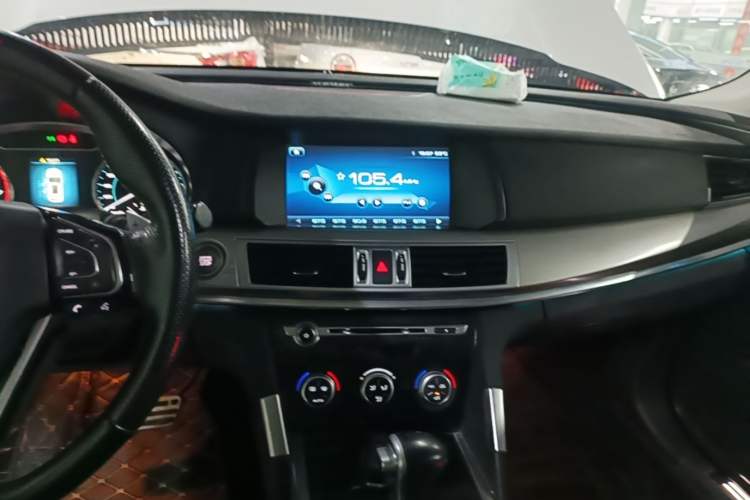 Used Haval H7 2017 Red-Label H7 2.0T Automatic Luxury Model Audio And AC Panel