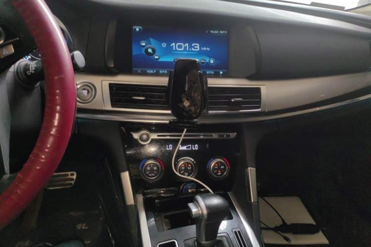 Used Haval H7 2017 Red-Label H7 2.0T Automatic Prestige Model Audio And AC Panel