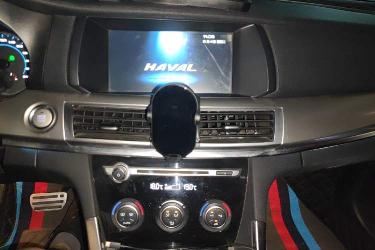 Used Haval H7 2017 Blue-Label H7L 2.0T Automatic Luxury Model Audio And AC Panel