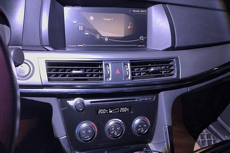 Used Haval H7 2017 Red-Label H7L 2.0T Automatic Prestige Model Audio And AC Panel