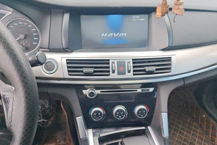 Used Haval H7 2017 Red-Label H7 2.0T Automatic Luxury Model Audio And AC Panel