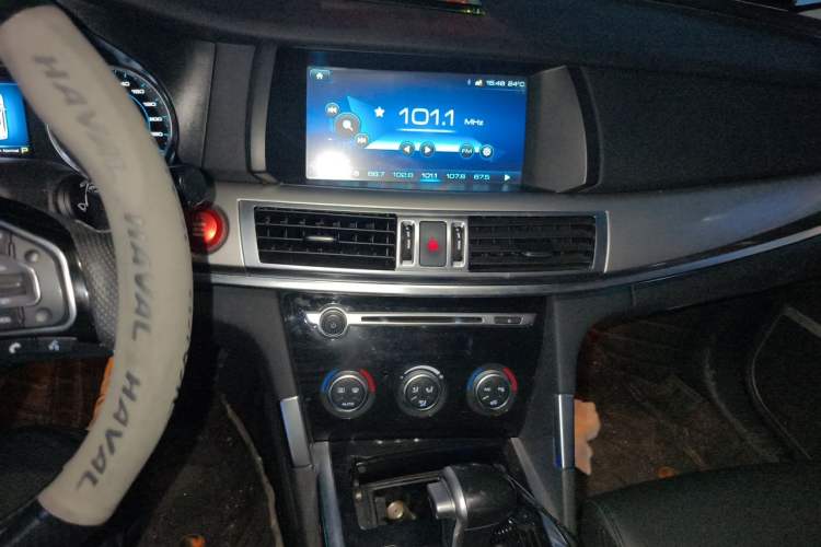 Used Haval H7 2017 Red-Label H7L 2.0T Automatic Luxury Model Audio And AC Panel